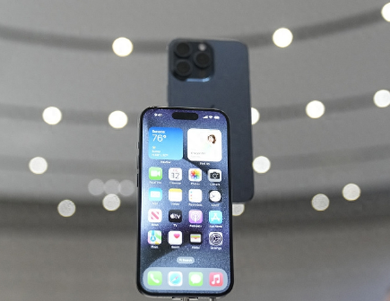 常山Apple维修站分享买iPhone15还是华为Mate60 